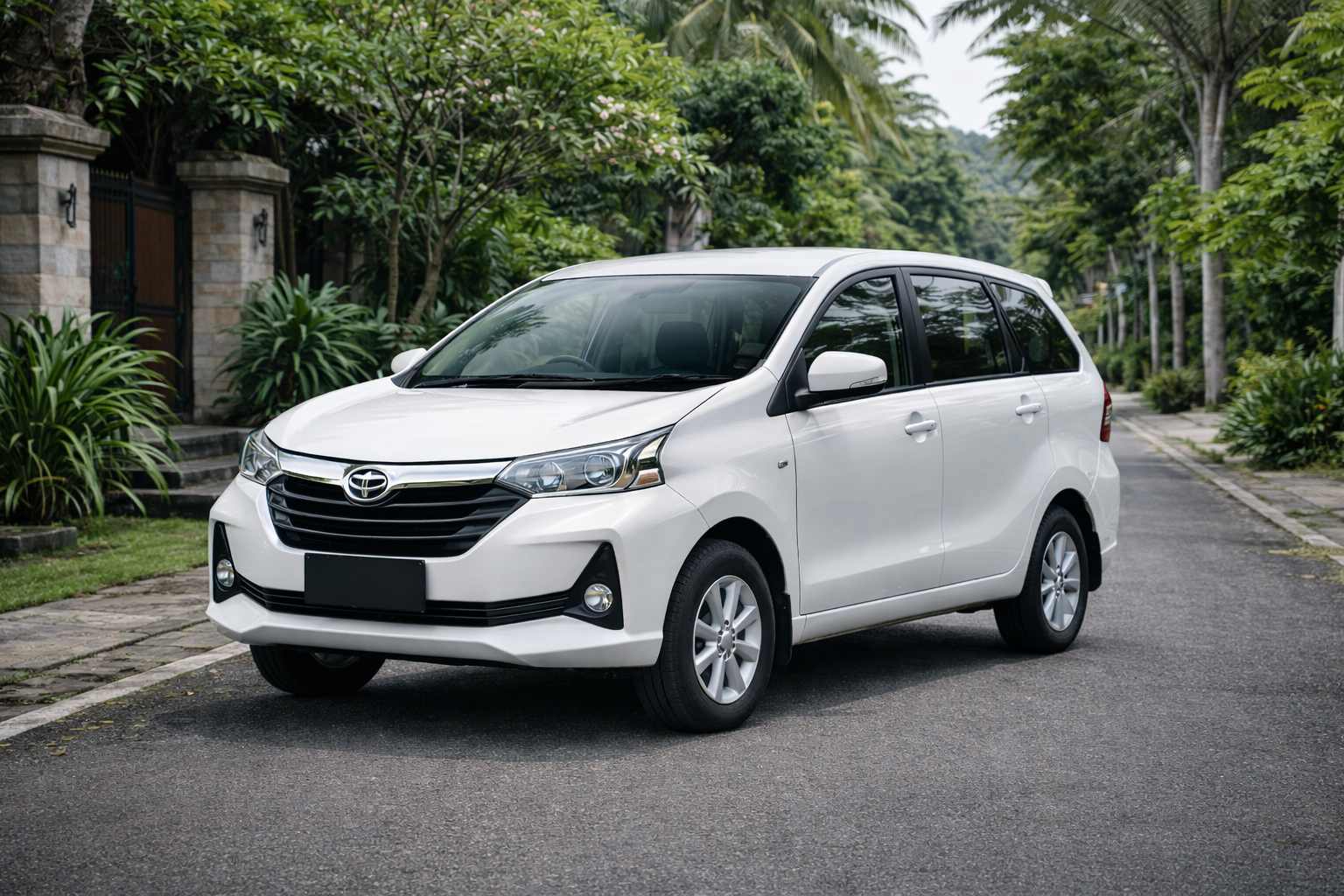 Daihatsu Xenia with private driver in Bali