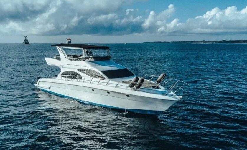 Fast cruising yacht in Bali for up to 17 guests
